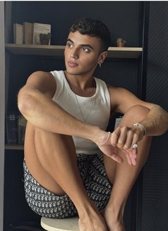 Sultane - Male escort in Riyadh Photo 3 of 5