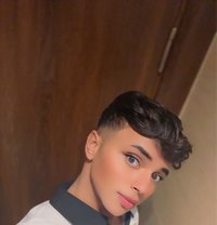 اسمر - Male escort in Dubai