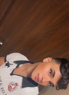 اسمر - Male escort in Dubai Photo 3 of 7