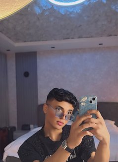 اسمر - Male escort in Dubai Photo 4 of 7