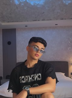 اسمر - Male escort in Dubai Photo 5 of 7