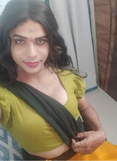 Suma - Transsexual escort in Hyderabad Photo 3 of 3