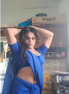 Suma - Transsexual escort in Hyderabad Photo 4 of 5