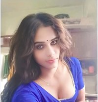 Suma - Transsexual escort in Hyderabad Photo 4 of 4