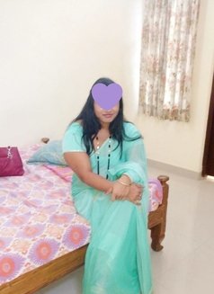 Suma Reddy Desi Wife Cam - escort in London Photo 1 of 5