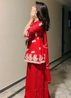 Suman 21 Years Old Indian - puta in Dubai Photo 1 of 7