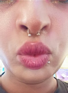 Suman Cress Dresser me cd boy hu not gir - Transsexual escort in New Delhi Photo 2 of 3