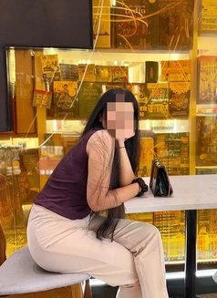 Suman - escort in Frankfurt Photo 1 of 4