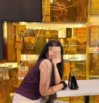 Suman - escort in Frankfurt Photo 1 of 4