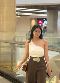 Suman - escort in Paris Photo 2 of 5