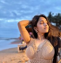 Suman % - escort in Singapore