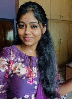 Suman - escort in Thiruvananthapuram Photo 1 of 2