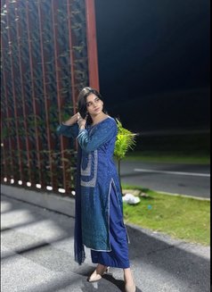 Suman - puta in Dubai Photo 5 of 7
