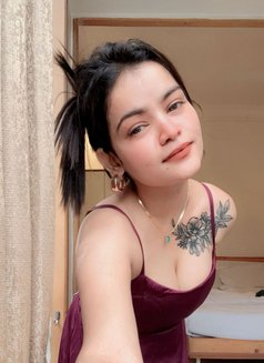 Suman - puta in Kochi Photo 1 of 11