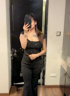 Suman - puta in Kochi Photo 7 of 11