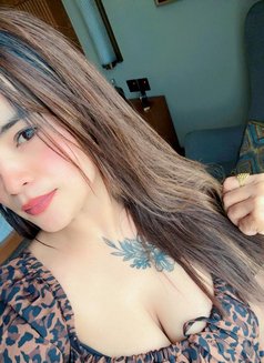 Suman - puta in Kochi Photo 8 of 11