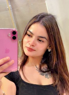 Suman - puta in Kochi Photo 9 of 11