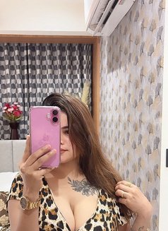 Suman - puta in Kochi Photo 11 of 11