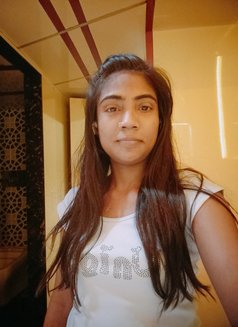 Meet available (cam session) - escort in Chennai Photo 1 of 4