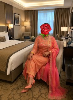Suman Punjabi Girl - escort in New Delhi Photo 3 of 5