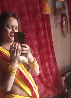 Suman Sharma - Transsexual escort in New Delhi Photo 2 of 2