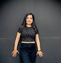 Suman 21 Young Indian - puta in Dubai Photo 3 of 7