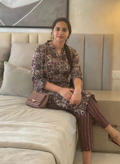 Suman Vip Escort Service - escort in Surat Photo 1 of 2