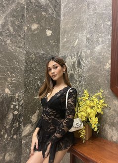 Sumi - Transsexual escort in Manila Photo 7 of 8