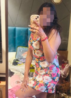 Real meet and live cam session - escort in Kolkata Photo 1 of 4