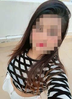 Real meet and live cam session - escort in Kolkata Photo 3 of 4