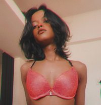 Sumi: The Bong - Transsexual escort in Pune