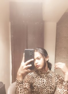 Sumi: The Bong - Transsexual escort in Pune Photo 11 of 18