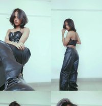 Sumi: The Bong - Acompañantes transexual in Nagpur