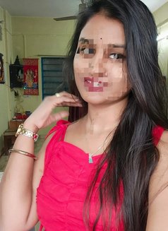 Sumisha - puta in Noida Photo 2 of 3