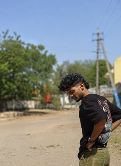 Sumit - Male escort in Indore Photo 3 of 4