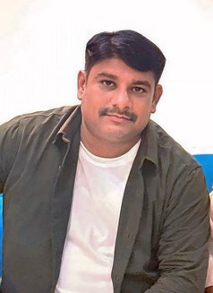 Sumit - Acompañantes masculino in Pune Photo 1 of 4