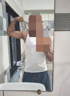 Sumit2 (no adv) - Acompañantes masculino in Pune Photo 1 of 2