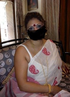 Sumita Chauhan - escort in New Delhi Photo 1 of 6