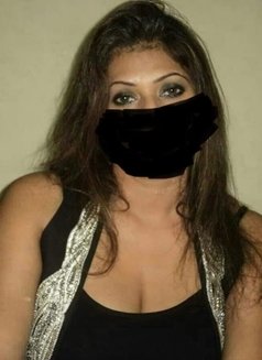 Sumita Chauhan - escort in Noida Photo 2 of 5