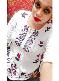 Sumitha - Transsexual escort in Chennai Photo 2 of 5