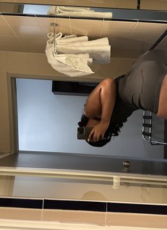 Ashley - escort in Durban Photo 1 of 9