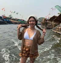 Summer - Intérprete de adultos in Bangkok