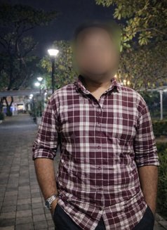 Sumto - Male escort in New Delhi Photo 1 of 3