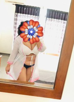 Sumudu Leveera - escort in Colombo Photo 3 of 7