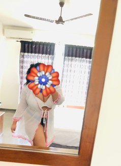 Sumudu Leveera - escort in Colombo Photo 4 of 7