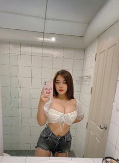 Sunny - escort in Ho Chi Minh City Photo 3 of 29