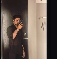 Sun - Acompañantes masculino in Pune