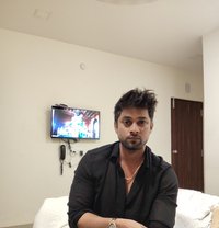 Sun - Acompañantes masculino in Pune