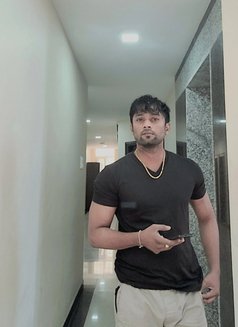 Sun - Acompañantes masculino in Pune Photo 4 of 9