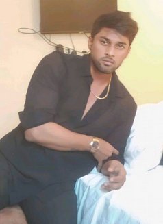 Sun - Acompañantes masculino in Pune Photo 7 of 9